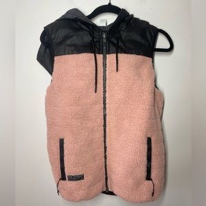 Saga Outerwear reversible sheep Vest pink black medium